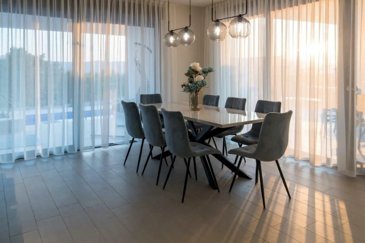 Luxury Villa Viktorija Linardići